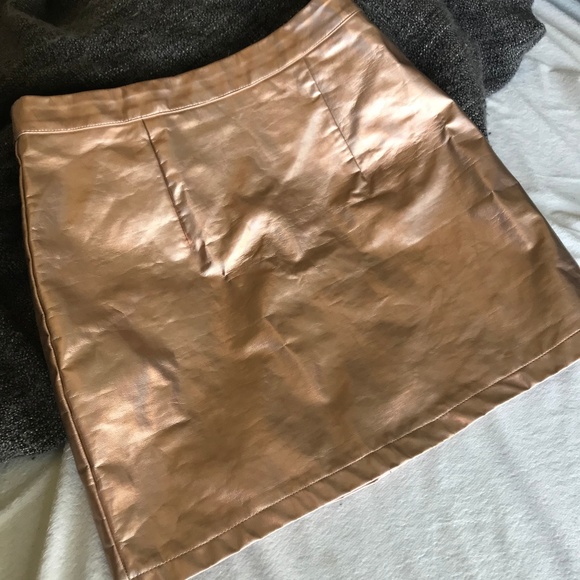 SOLD! - Rose Gold Metallic Mini Skirt - Picture 4 of 6